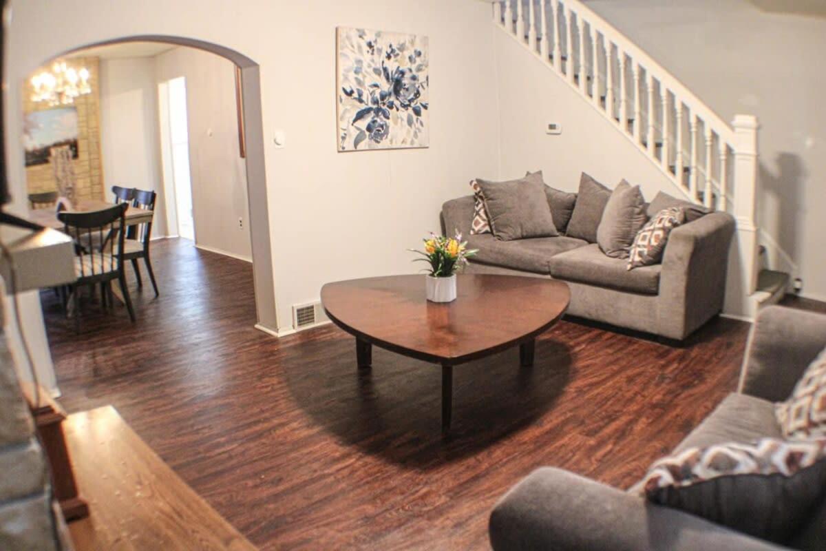 Massive 4 Bed House-short Walk To Amazing View Apartment