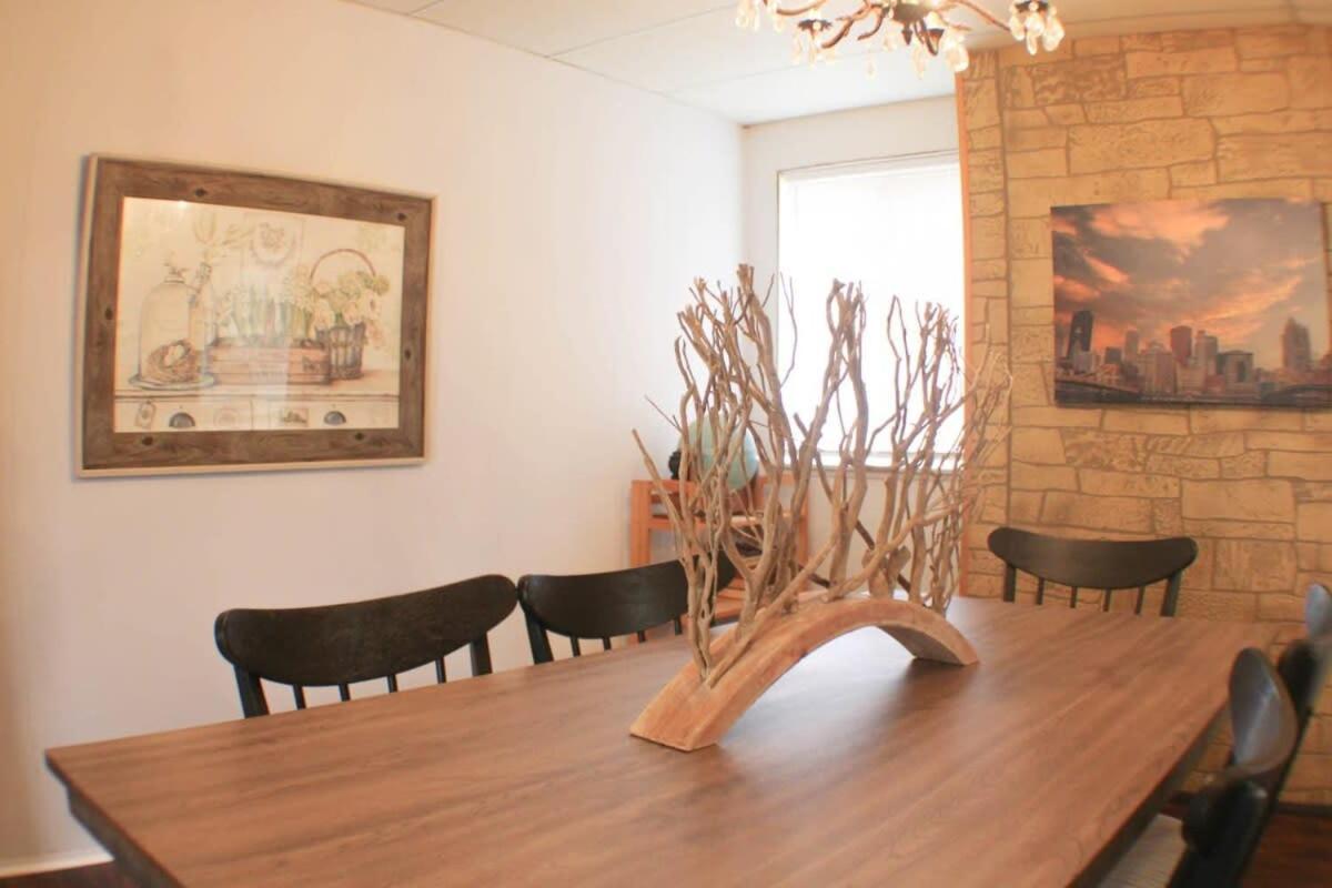 Massive 4 Bed House-short Walk To Amazing View Apartment Pittsburgh